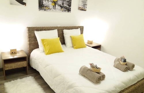 Escaudoeuvres House | Comfortable Le Paille-En-Queue with Ocean View & Kitchen