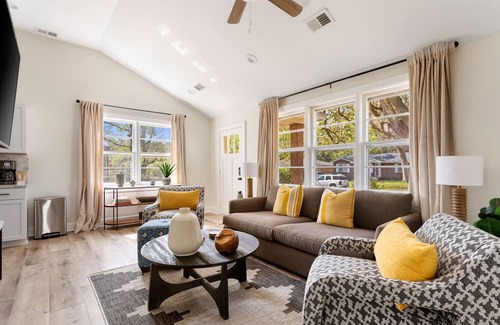 North Charleston House | Tranquil Retreat Under The Live Oaks: Family-Friendly Stay