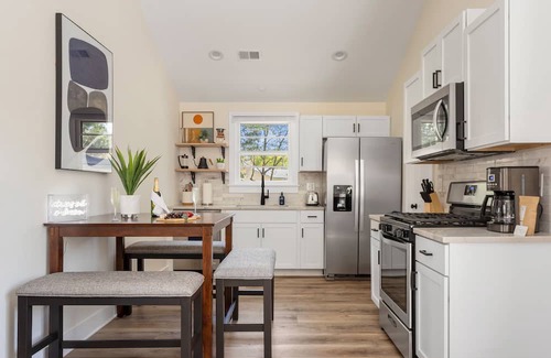 North Charleston House | Tranquil Retreat Under The Live Oaks: Family-Friendly Stay