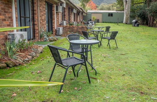 Eildon House | Eildon Parkview Motor Inn. Room 2
