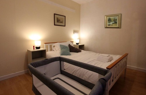 Coleford Cottage | "The Corner House" Historic Turnpike Cottage in the