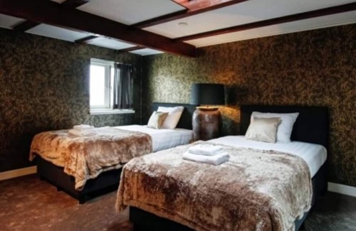 Museum Quarter Apartment | Spacious 3BR Leidseplein Penthouse with Great Amenities