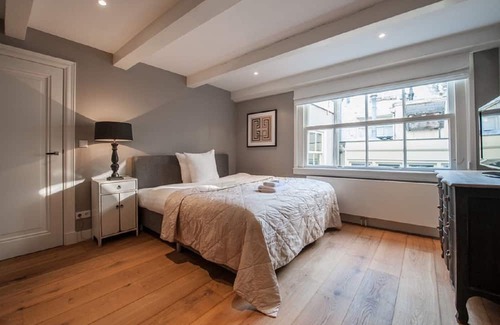 Canal Ring Condo | Spacious 4 Bedroom Canal House in the Inner Canal Belt