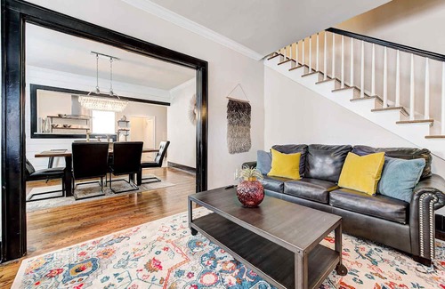 Lincoln Terrace House | Discover Howes Capitol: Pet-Friendly Near OU Med & Bricktown