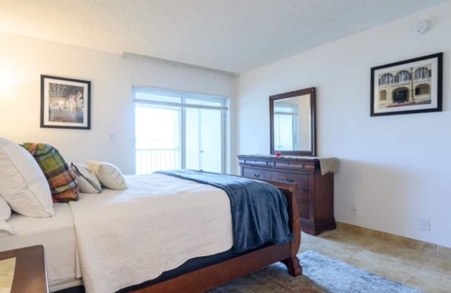 Weston Condo | Elegant Condo Retreat - Perfect Location with Pool Access