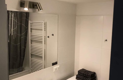 Donaustadt Apartment | Modern Apartment in Vienna Near UNO City & Danube River