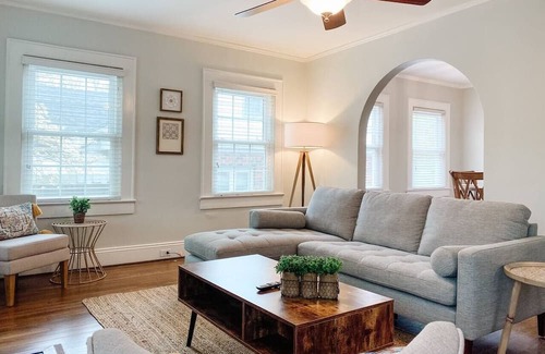 Gastonia Cottage | Ideal Hillcrest Cottage for 4 with Kitchen & Family Comfort