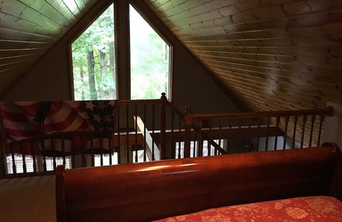 Ray Ski Chalet | Nature-Centric AFRAME CABIN with Breakfast & Family Fun