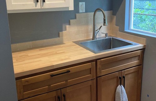 South Central Houston Apartment | Discover The GREEN Tiny House: Pet-Friendly & Family-Ready