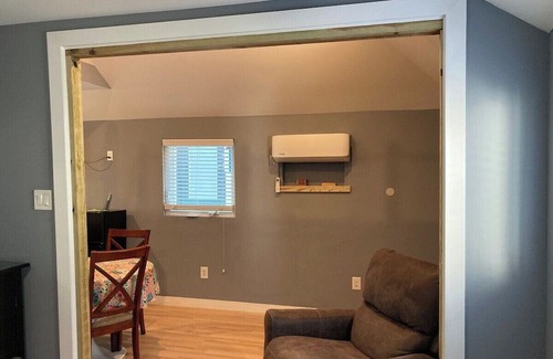 South Central Houston Apartment | Discover The GREEN Tiny House: Pet-Friendly & Family-Ready