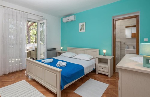 Slatine Villa | Oceanfront Trogir Beach Resort Near Split - Special May Offer