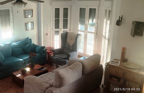 Chipiona House | Corner semi-detached house on the beachfront
