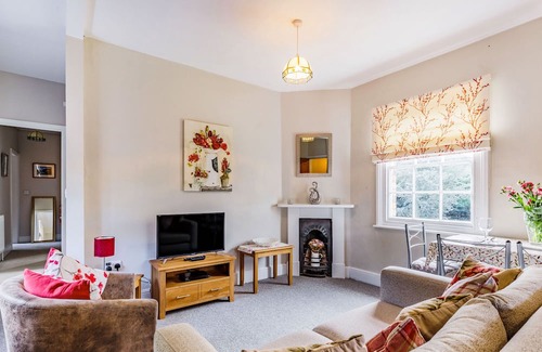 Craven Arms Cottage | Riverside Retreat: Ideal Stay with Kitchen Amenities