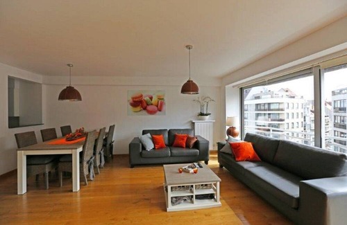 Knokke Apartment | Stunning apartment downtown 300m from the beach