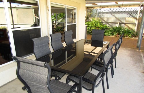 Port Vincent House | The Palm's house & unit ~ Large Accommodation, Off Peak Specials