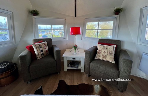 Schoorldam House | Charming Oceanfront Holiday Home with Free Wifi & Pet Friendly