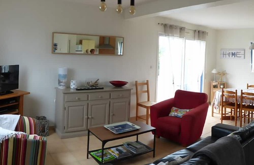 Plouneour-Brignogan-Plages House | Beachside Villa with Garden, Steps from the Oceanfront