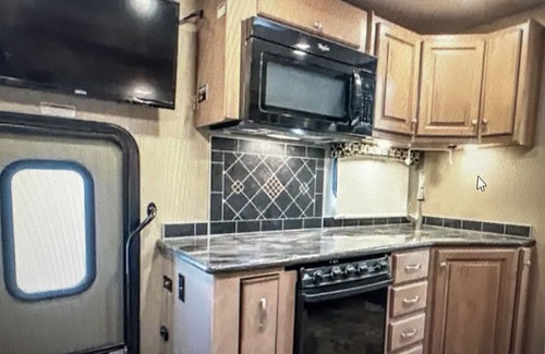 Xenia House | Guest Rated: 9.8 at Luxury RV At The Farm with Breakfast