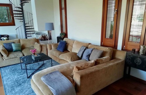 Gelves Villa | Villa Jardines Pool-10 Minutes Seville Center-Free Wifi-Air Conditioning