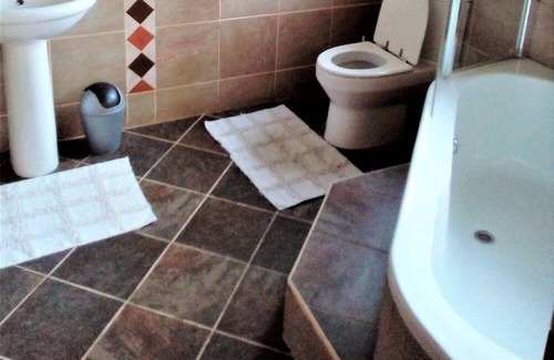 Swakopmund Apartment | Room for 6 - Amarachi Guesthouse in Swakopmund Namibia near beach 500 meter!
