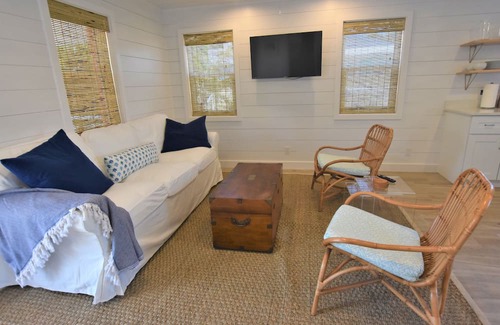 Hope Town House | New Beachside Retreat with 3 Bedrooms and Family Amenities