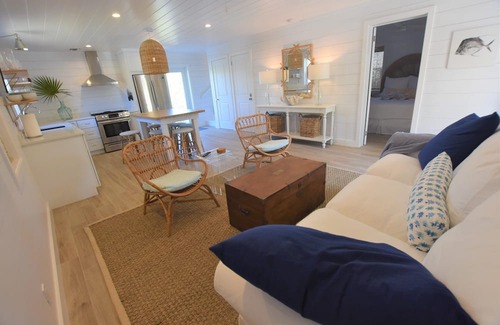 Hope Town House | New Beachside Retreat with 3 Bedrooms and Family Amenities