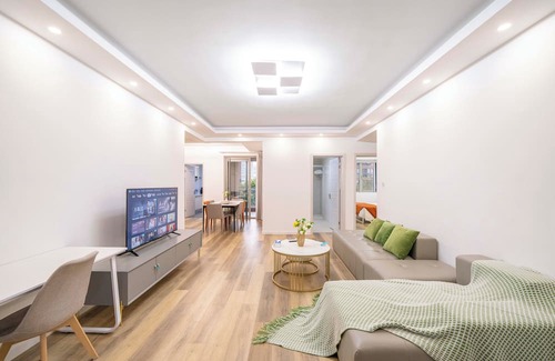 Changning Bed & Breakfast | Tyms 4BR 2BA APT Riverside