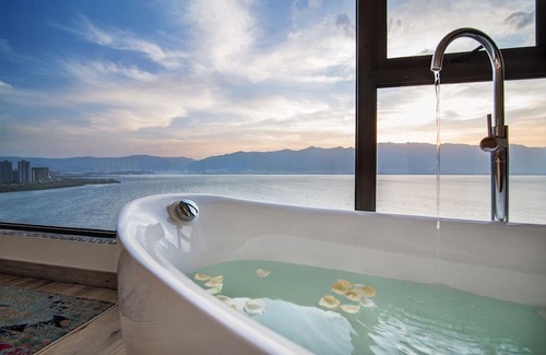 Manjiang Cabin | Verdant Whisper Stone Hill Seaview Inn