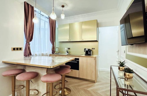 Enfants-Rouges Apartment | Merveil Luxury Suite - Marais - Charlot