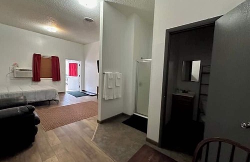 Glenrock Hotel | Bobbi's Classic Motel