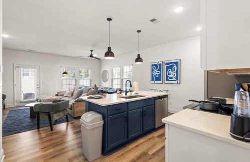 Paw Creek House | Luxe 3BR Townhouse Mins to Uptown CLT