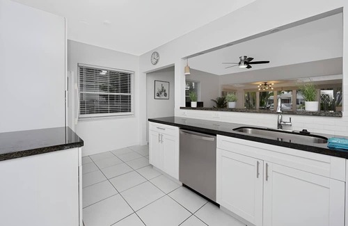 South Lake House | The Palm House in Hollywood