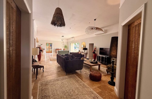 Saint-Romain House | Le Patio Bleu