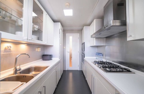 Xujiahui Bed & Breakfast | Tyms Family 3BR 2BA Apt Xuhui Center