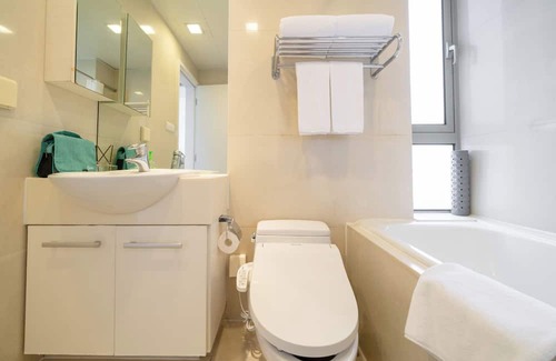 Xujiahui Bed & Breakfast | Tyms Modern 3BR 2BA Apt Near Metro