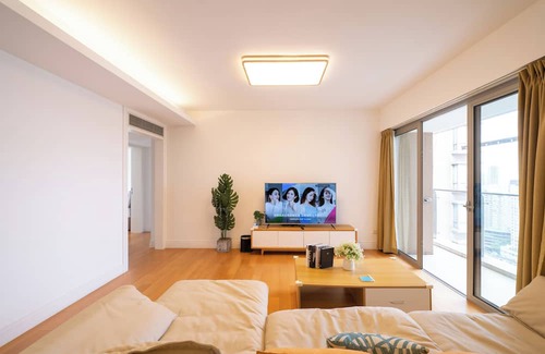 Xujiahui Bed & Breakfast | Tyms Elegant 3BR 2BA Apt Near Malls