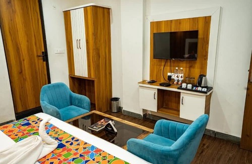 Rau Resort | Aceotel Resort 7th Cloud Indore