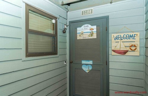 Sneads Ferry Condo | A Little Slice of Paradise on North Topsail Beach - 2BR Shipwatch Condo