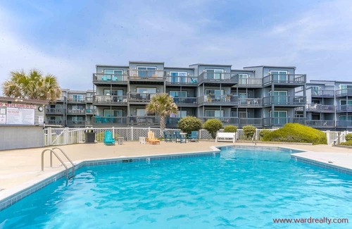 Sneads Ferry Condo | A Little Slice of Paradise on North Topsail Beach - 2BR Shipwatch Condo