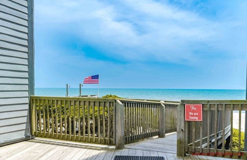 Sneads Ferry Condo | A Little Slice of Paradise on North Topsail Beach - 2BR Shipwatch Condo