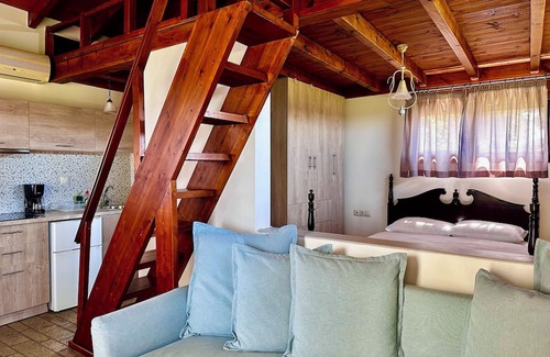 Pyrgos Apartment | Genari Beach Apartments Garden View Retreat