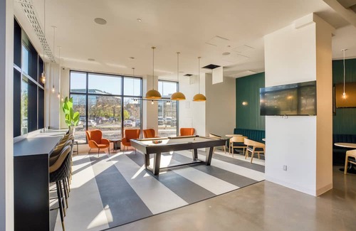 Cummings Condo | Fully-furnished 1BR unit near Cyrville LRT Train Station in Ottawa