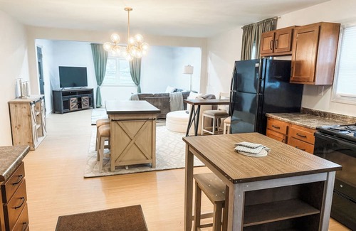 Maple Mount House | Charming, Peaceful 3-bedroom house with view of Horse Farm