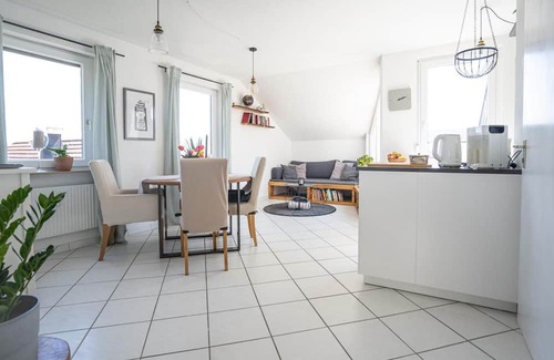 Weststadt Apartment | Apartment 'Conte' with Mountain View, Private Terrace and Wi-Fi