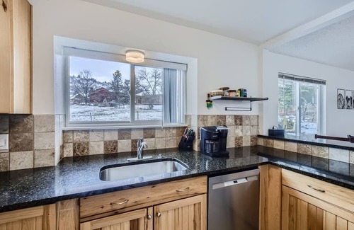 Fort Collins House | Charming 3-bedroom house in wonderful Fort Collins with WiFi, AC