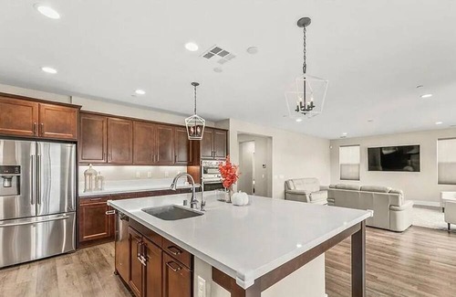 Canyon Country House | Affordable, Gated, Luxury, Views!