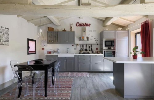 Santarello House | Red Heart