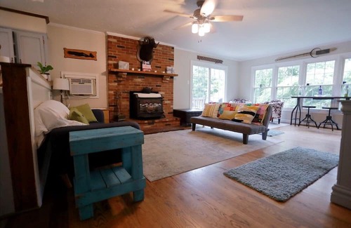 Sharpsburg House | Taylor's Landing C&O Retreat