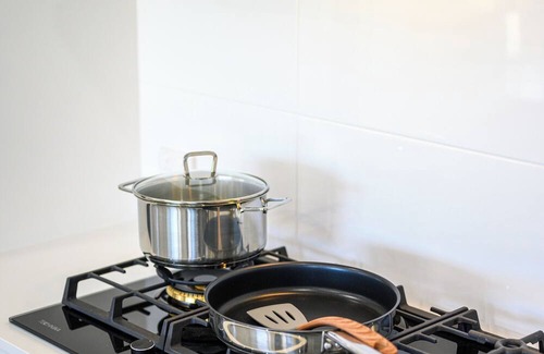 Leppington House | Leppington 5Br house near Woolworths/Tran station