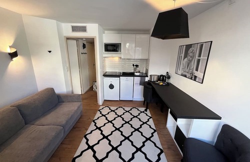 Le Suquet Apartment | Very nice apartment with swimming pool near Festivals Plage Croisette Suquet